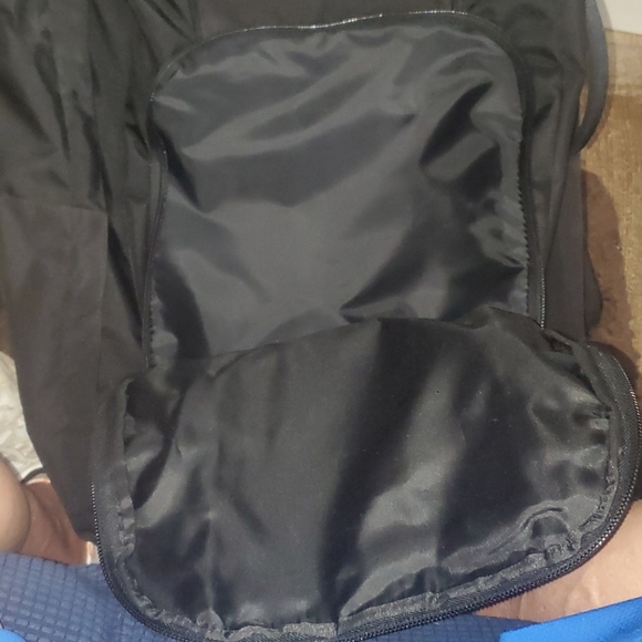 ROCKSTAR ENERGY WHEELED TRAVEL BAG - Picture 2 of 7